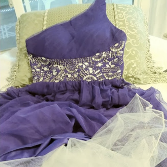 Enchanting Purple Chiffon Gown w Rhinestones - Picture 2 of 7